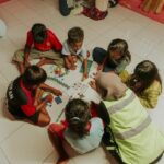 Suasana belajar sambil bermain di Rumah Belajar Simore di Desa Gambaru