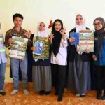 Foto bersama dengn para siswa